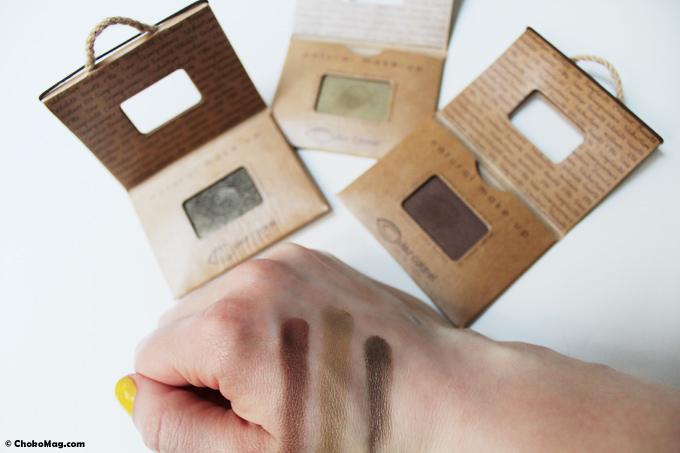 swatch pigmentation des fards à paupières couleur caramel kaki nacré, marron glacé et bronze doré nacré bio et naturels couleur caramel