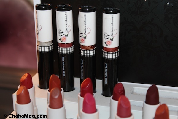 maquillage des lèvres bio avec miss w: rouge à lèvres et gloss