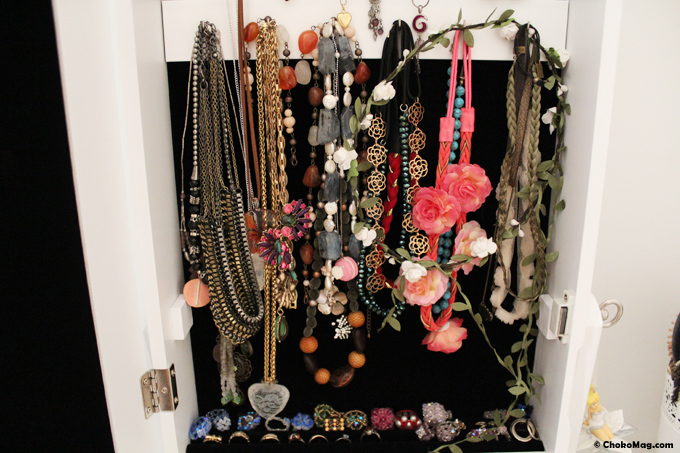 armoire range bijoux colliers et headbands