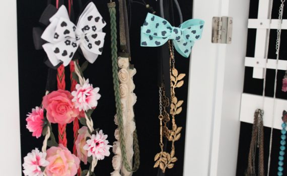 Boite à bijoux façon armoire à bijoux