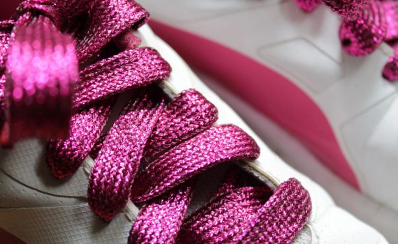 Lacets à paillettes roses